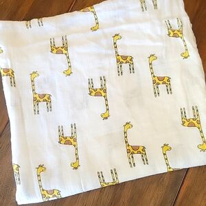Upsimples Giraffe Bamboo Muslin Swaddle Blanket